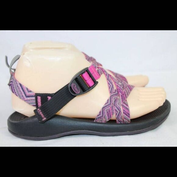 Chacos Pink/Gray Chevron ZX2 sandals size 4. - Picture 7 of 11